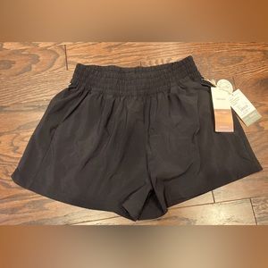 Vuori Villa Short
